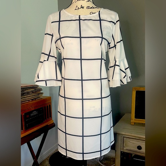 Lovely White Dress with Black Squares with Bell Sleeves and knee length - Picture 2 of 9